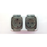 JANTAR, VÍZMENTES FÖLDELT DUPLA DUGALJ CSAPFEDÉLLEL, IP44, SCHUKO, FEHÉR